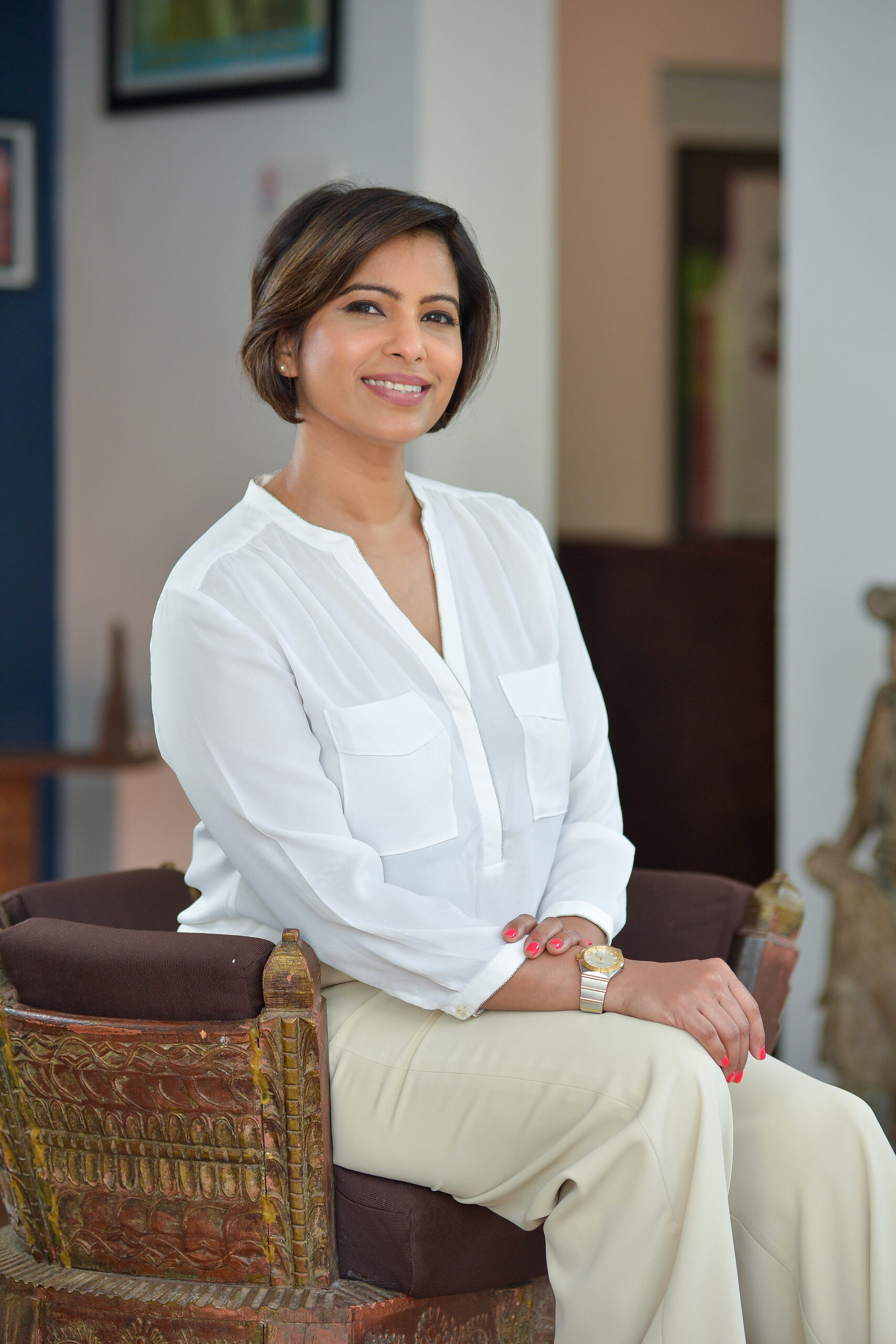 "Carolina D'Souza, corporate and personal branding strategist, crafting stories that inspire trust and drive results."